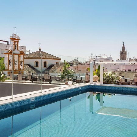 Radisson Collection Hotel, Magdalena Plaza Sevilla المظهر الخارجي الصورة Rooftop pool at Hotel Casa 1800
